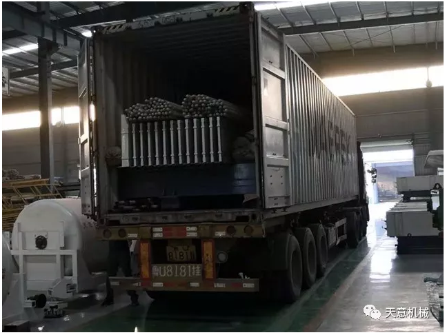 天意機械為柬埔寨客戶加工生產(chǎn)年產(chǎn)80萬平方輕質(zhì)墻板生產(chǎn)線成功裝車啟運！